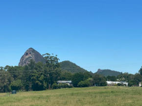 Ark Accommodation Glass House Mountains